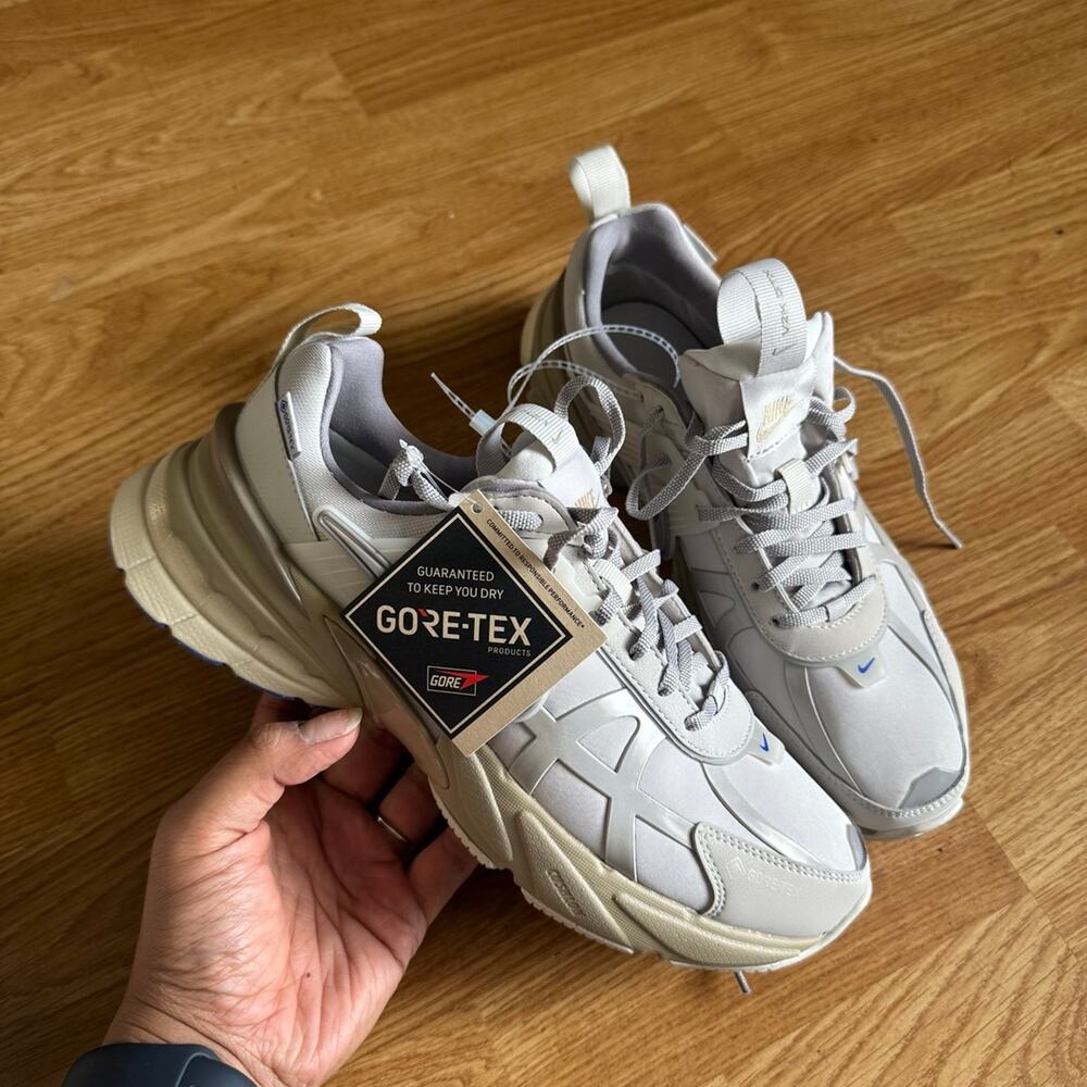 Nike V2K Run bone Blue Women's size 8